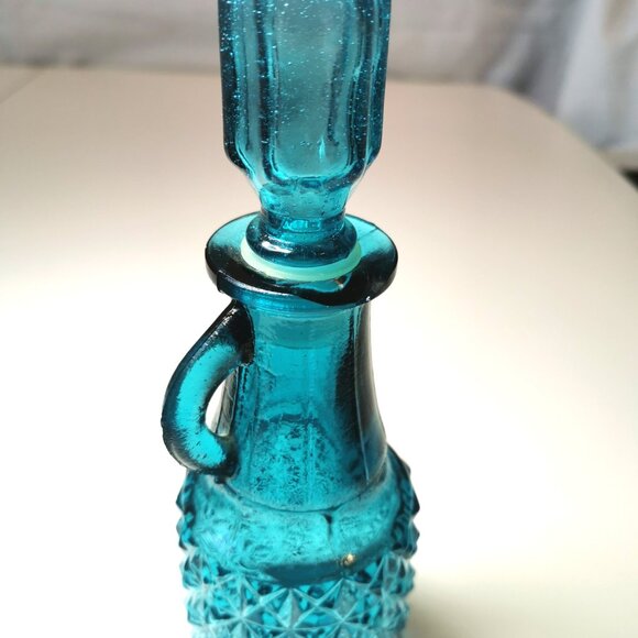 Blue Glass Cruet Vintage Diamond Pattern - Picture 6 of 10